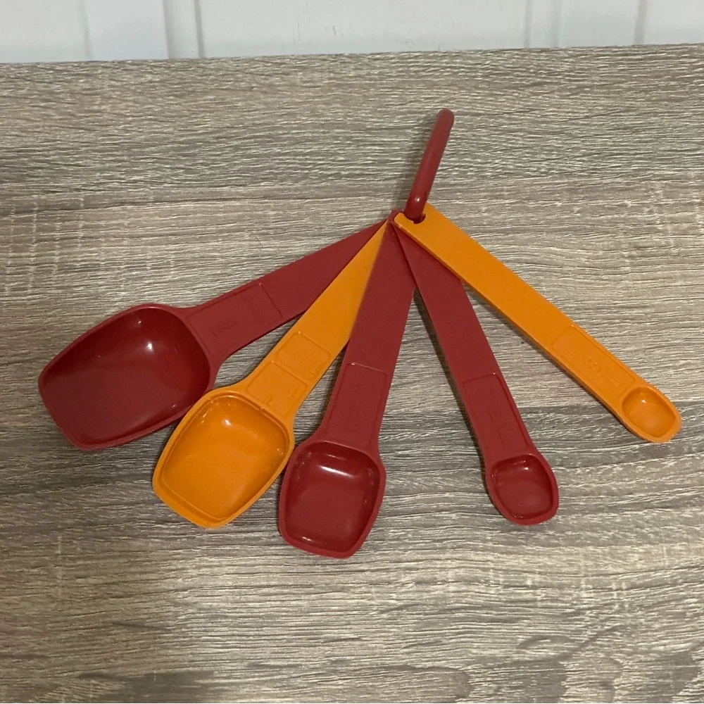 Vintage‎ Tupperware Orange / Red Measuring Spoons Set Of 5